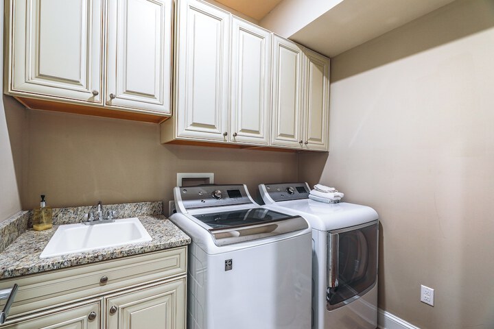 Furnished Outdoor Space: Family Home in Ocean View