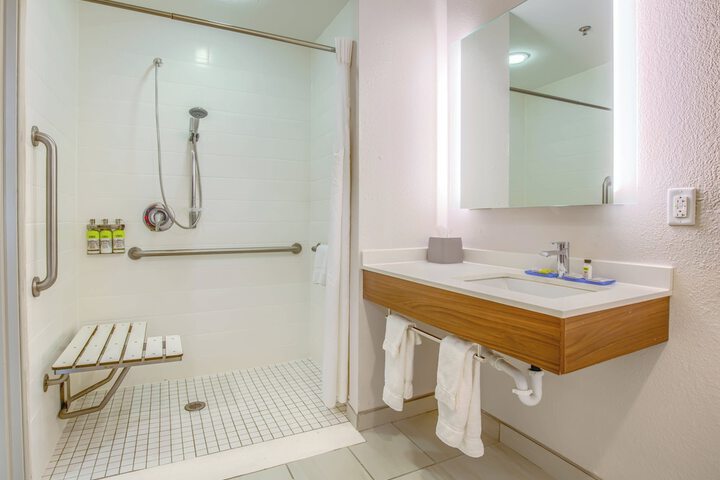 Holiday Inn Express & Suites Gulf Shores by IHG