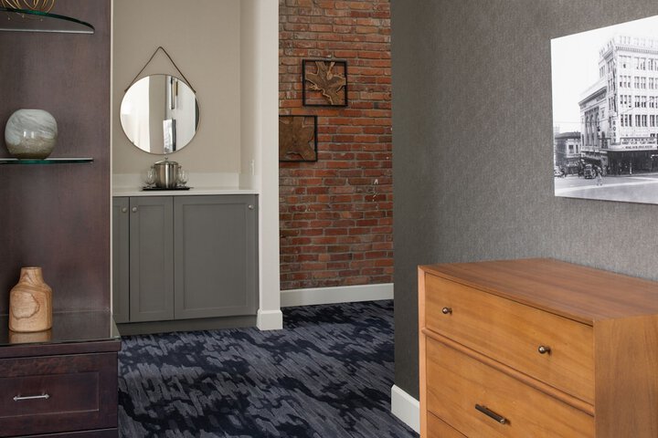 Room 33 of 72