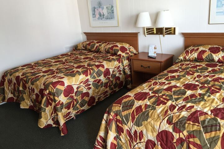 Room 13 of 32