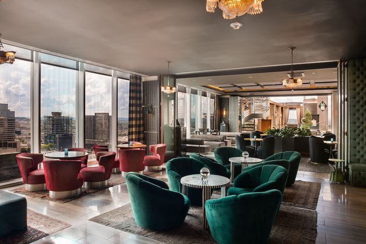 Lounge 51 of 72