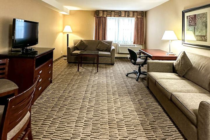 Room 32 of 62
