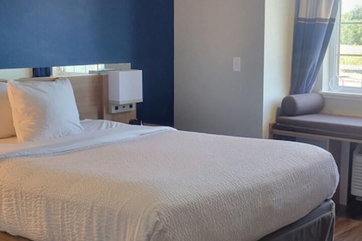 Room 4 of 30