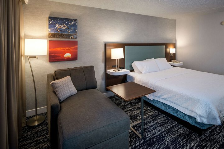 Hampton Inn Long Island / Commack