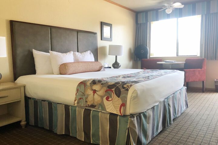 Room 9 of 33