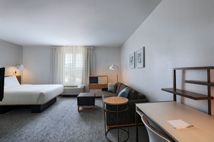 Room 13 of 21