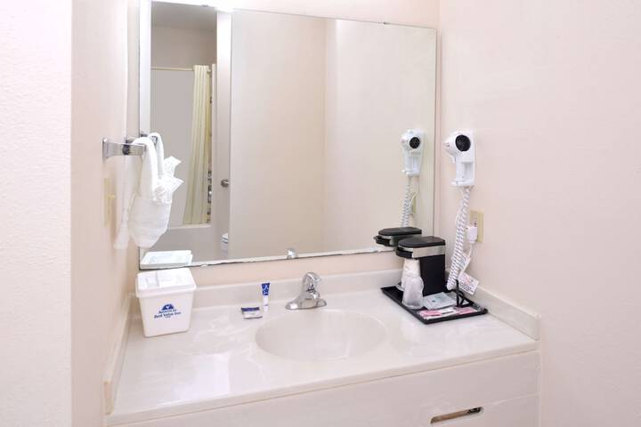 Room 16 of 25