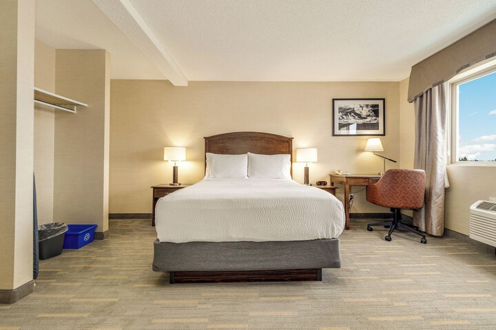 Room 132 of 200