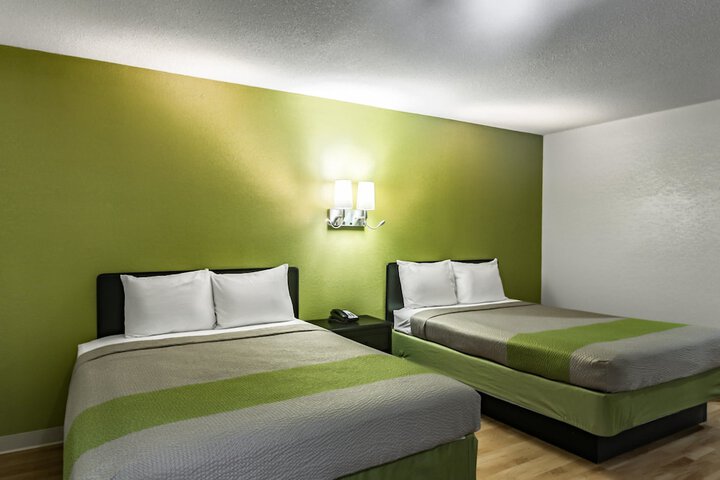 Room 32 of 41