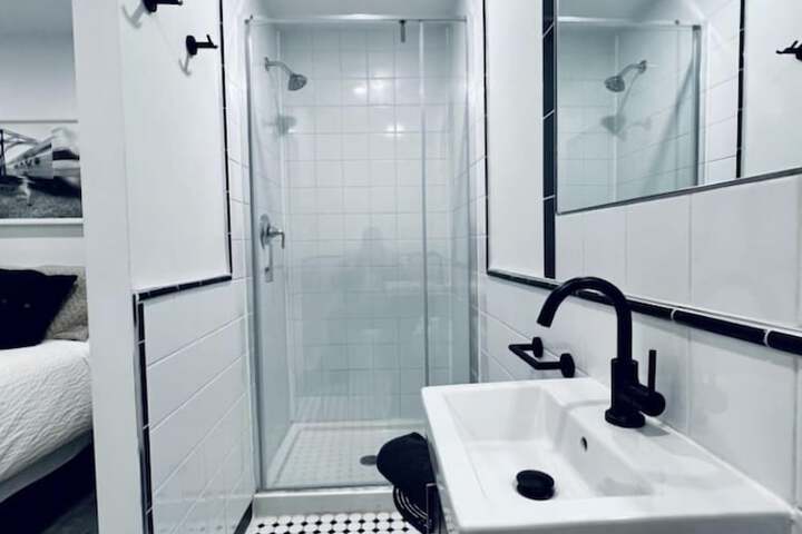 Room 32 of 133