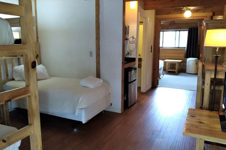 Room 28 of 39