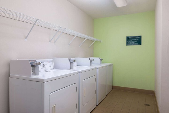 Room 18 of 28