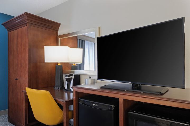 Room 32 of 58
