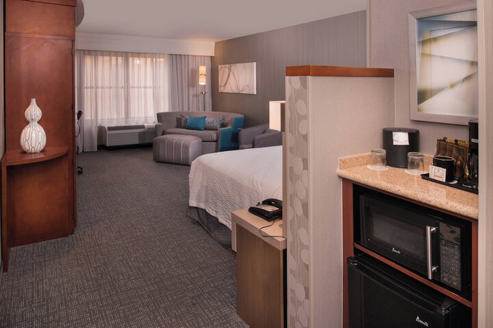 Room 16 of 36
