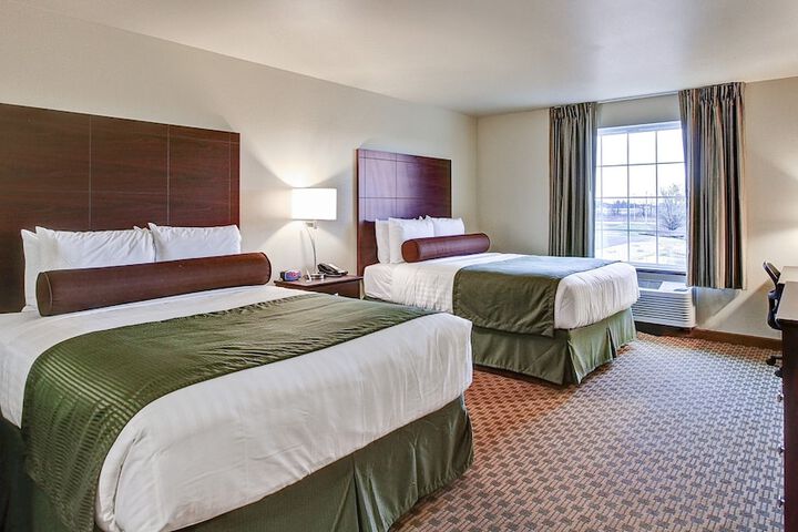 Cobblestone Hotel & Suites – Pulaski / Green Bay