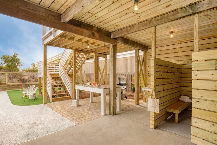 Oceans Eye by Avantstay Beach Front Home w / Roof Top Pool & Putting Green!