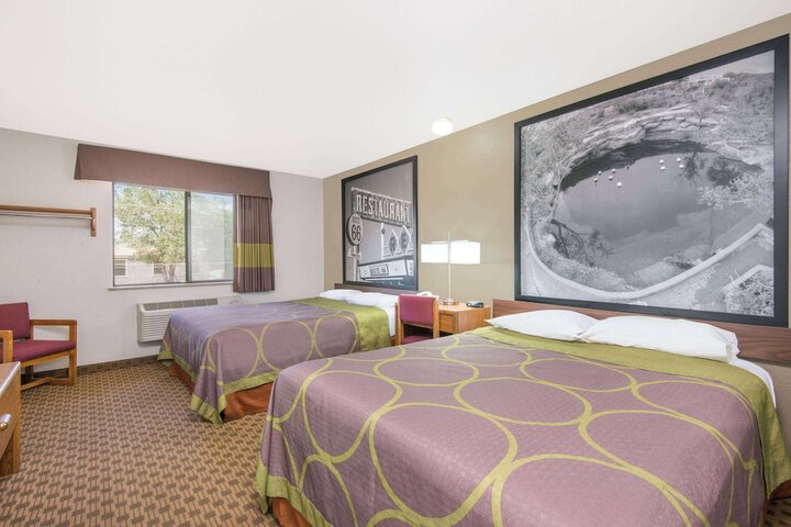 Room 10 of 26