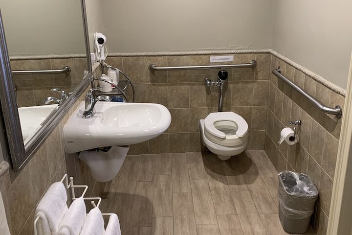 Room 18 of 60