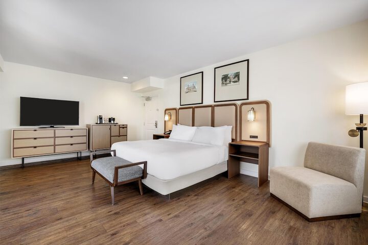 The Banyan Hotel Fort Myers Tapestry Collection by Hilton