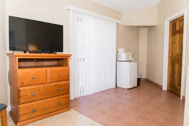 Room 12 of 33