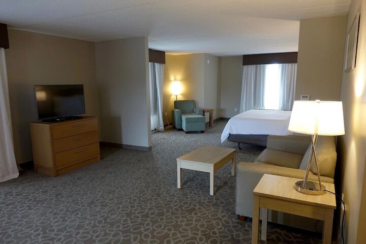 Room 34 of 40
