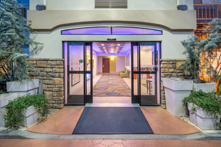 Hotel 7 of 55