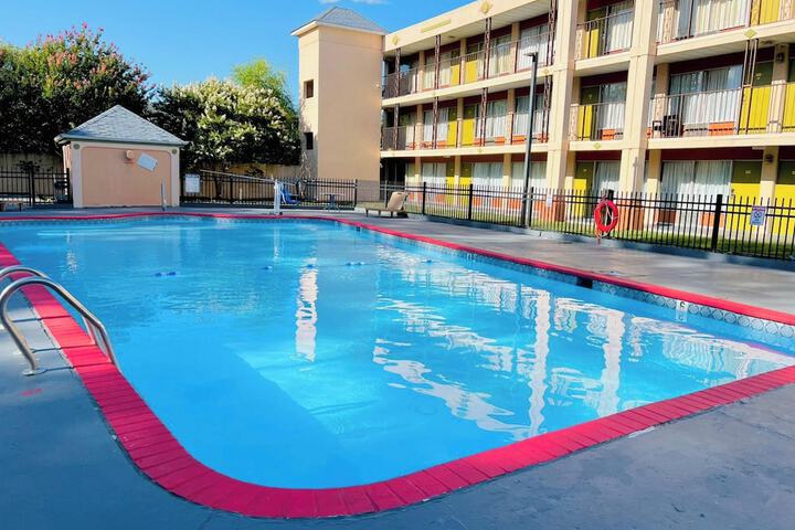 Pool 7 of 22