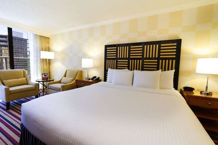 Pinnacle Hotel Harbourfront
