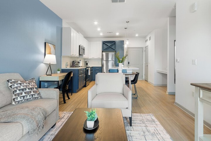 Landing Furnished Apartments near Lake Apopka