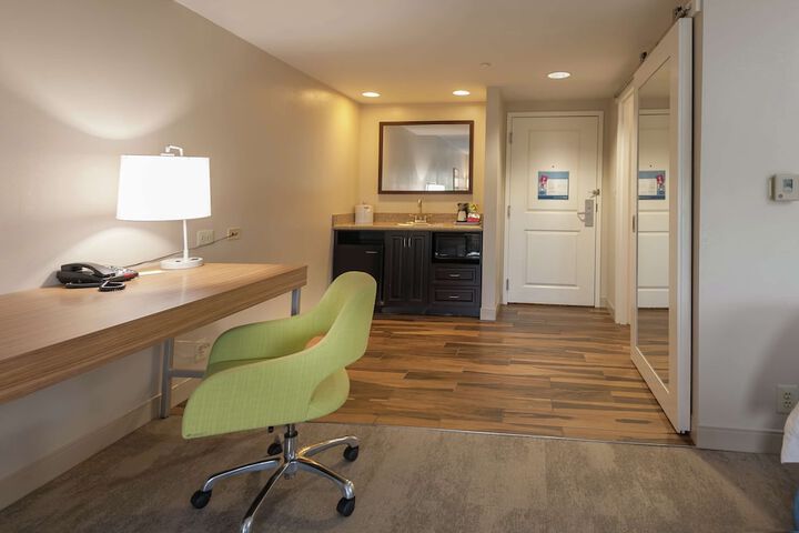 Room 16 of 52