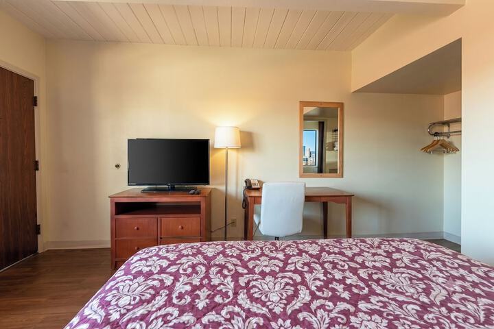 Travelers Inn by OYO Longview Kelso