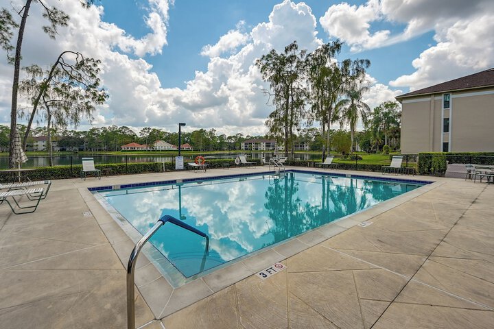 3 Mi to Beaches: Naples Condo w / Pool Access!