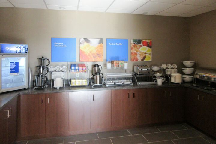 Breakfast/Coffee Service 36 of 41