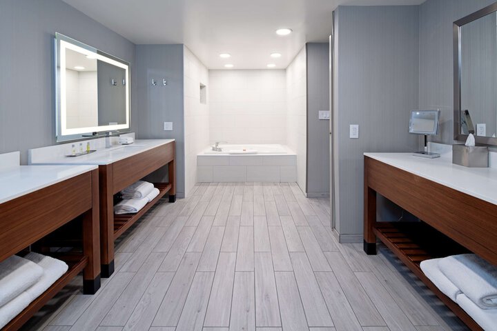 Room 18 of 34