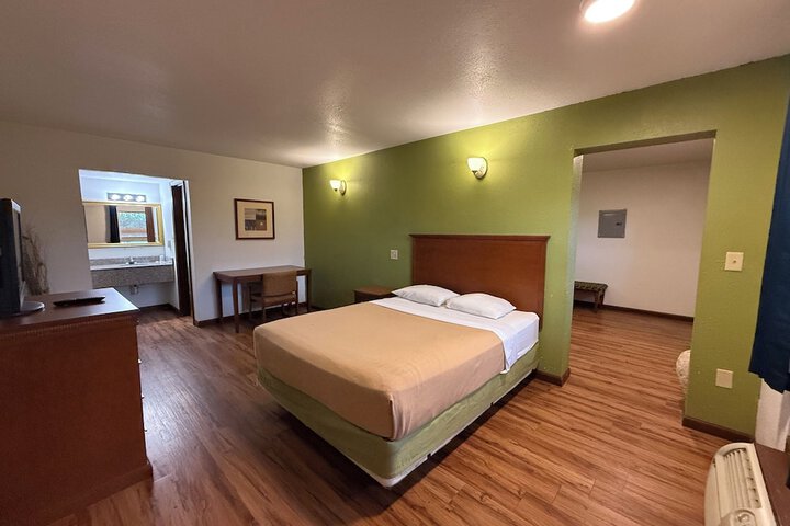 Room 7 of 15