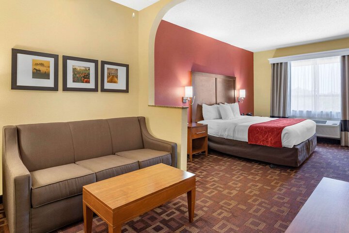 Room 6 of 25
