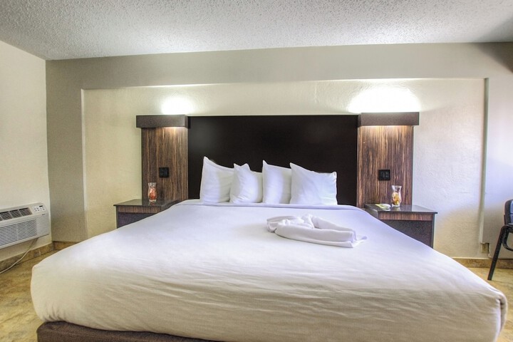 Room 8 of 13