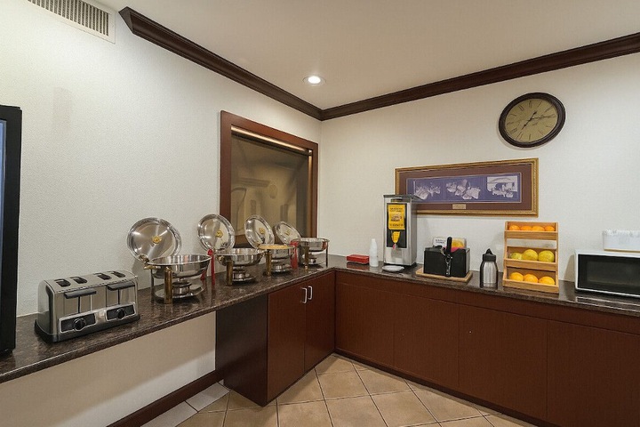 Ramada by Wyndham Davenport Orlando South