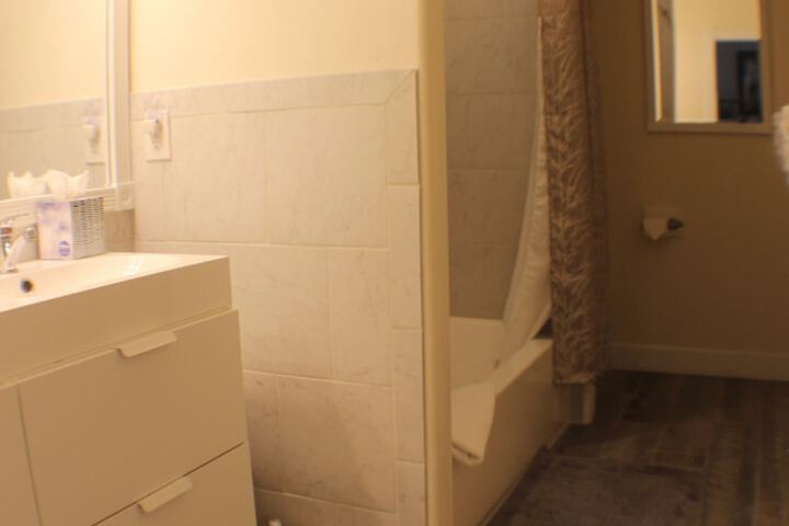 Room 43 of 106