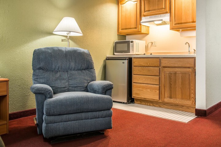 Room 19 of 38