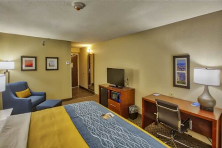 Room 13 of 42