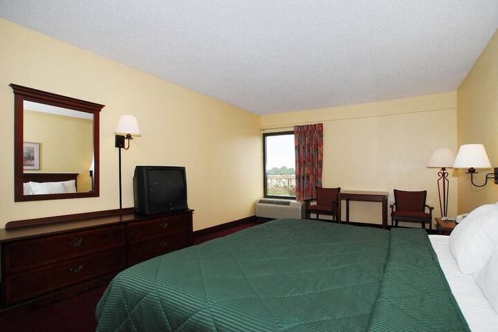 Room 23 of 48