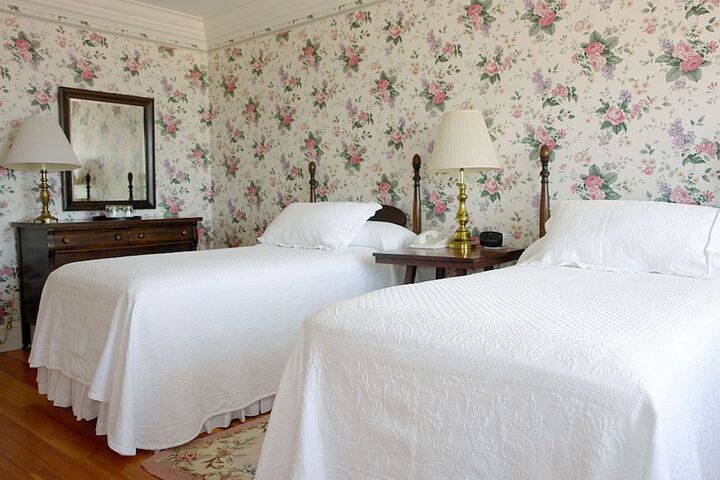 The Colony Hotel