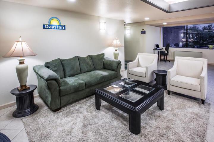 Days Inn by Wyndham Midland