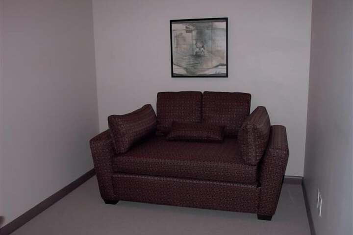 Room 6 of 10