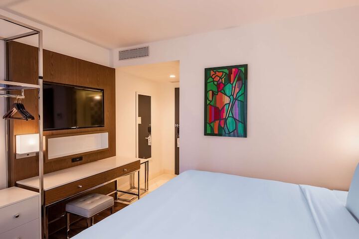 Room 6 of 21