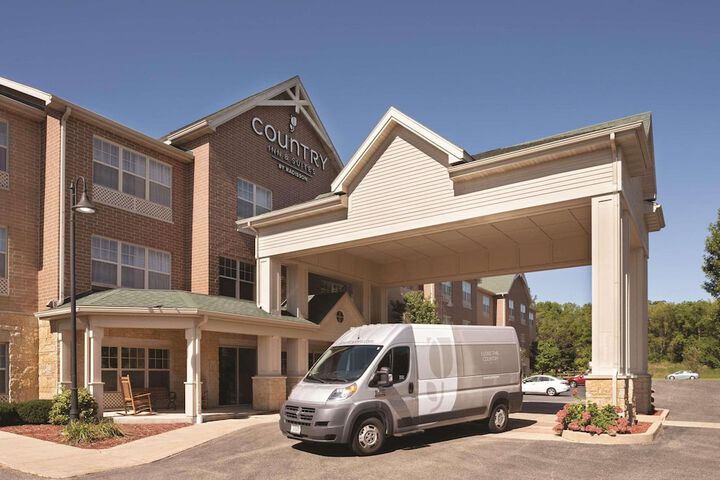 Country Inn & Suites by Radisson Madison Southwest, WI
