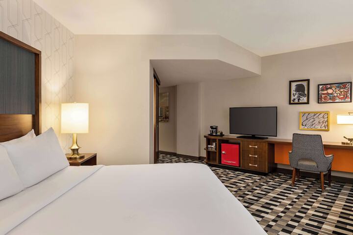 The American Hotel Atlanta Downtown Tapestry Collection by Hilton