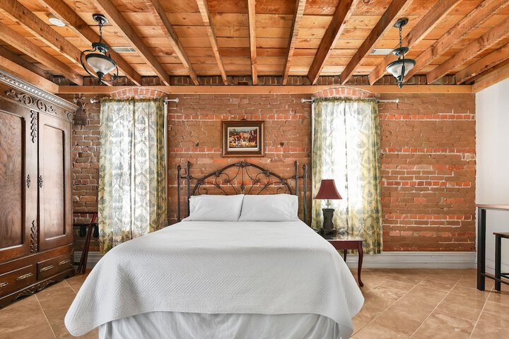 Room 8 of 26