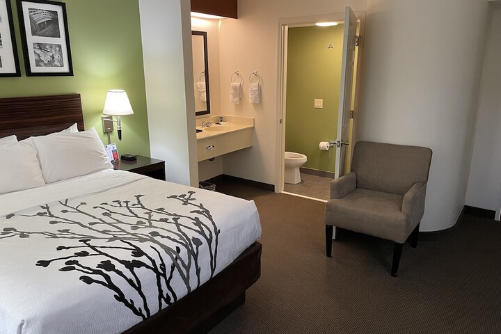 Room 54 of 86